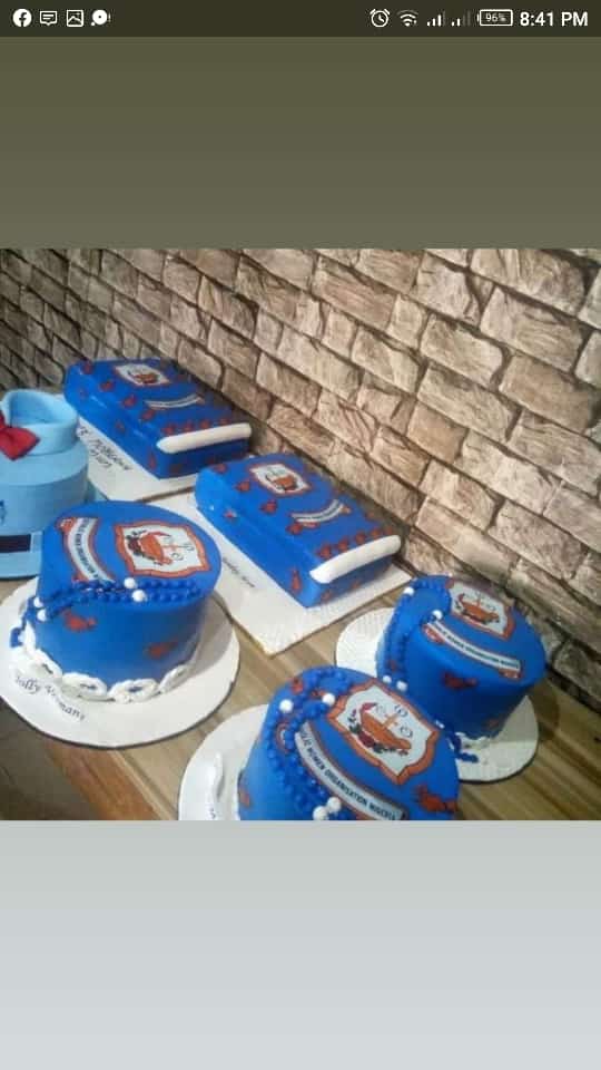 MoreEsty's tweet photo. Mother's day is around the corner, let's surprise your mothers and wives with our customized mother's day cake.
Distance is not a barrier.
#estyscakenmore 
#umuahiabaker 
#abiabaker 
#mothersdaycake 
#cwocake 
#catholicwomen https://t.co/5g60UomKho