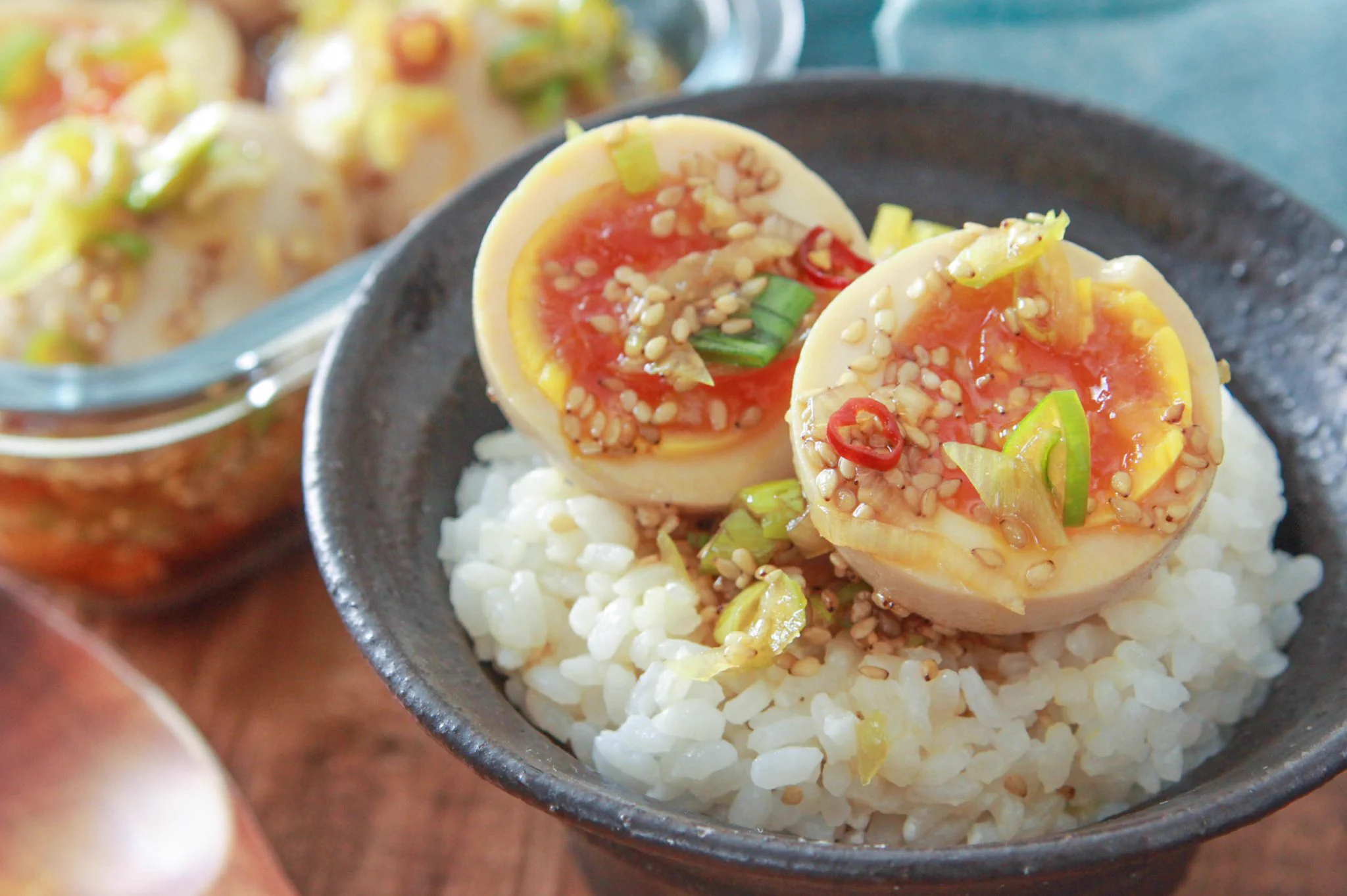 このやばい漬けだれで無限白飯いける。これめっちゃくちゃに旨いです…「やみつき麻薬卵」