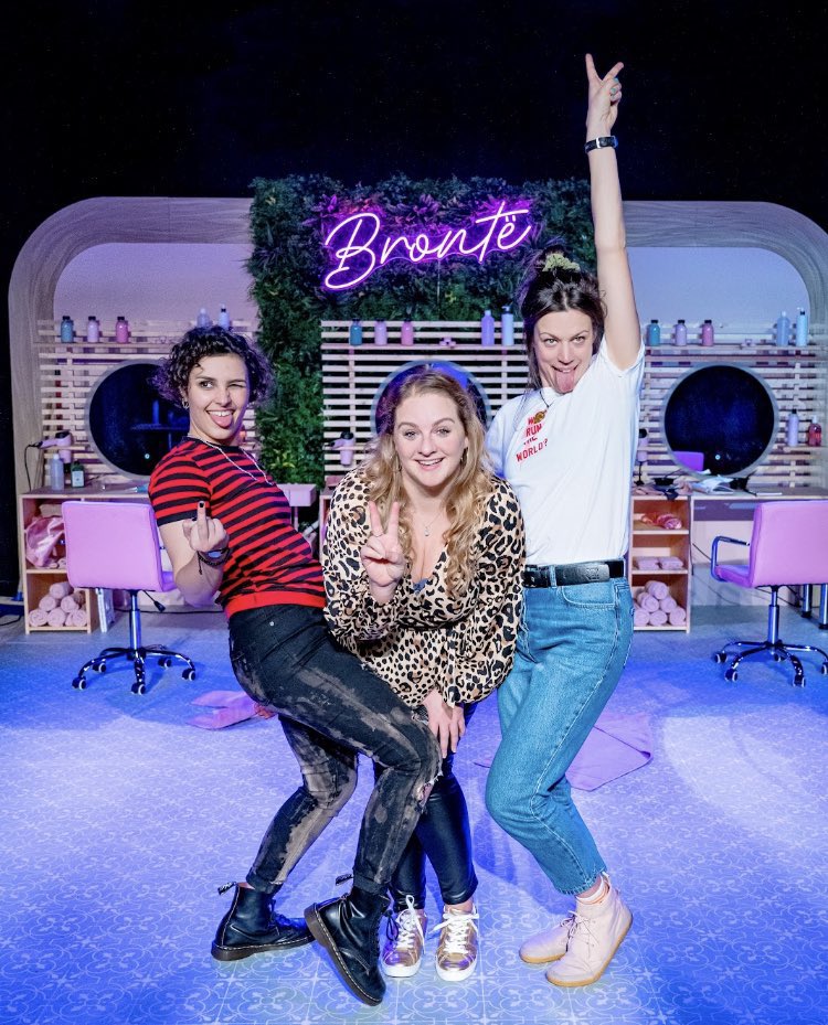 In <a href="/HullTruck/">Hull Truck Theatre</a> studio tonight and tomorrow is <a href="/janehairplay/">Jane Hair - The Brontes Restyled</a> from @BugLightTheatre 
I’m going tonight if anyone wants to join me 🎟
Jane Hair - The Brontës Restyled
hulltruck.co.uk/whats-on/drama…