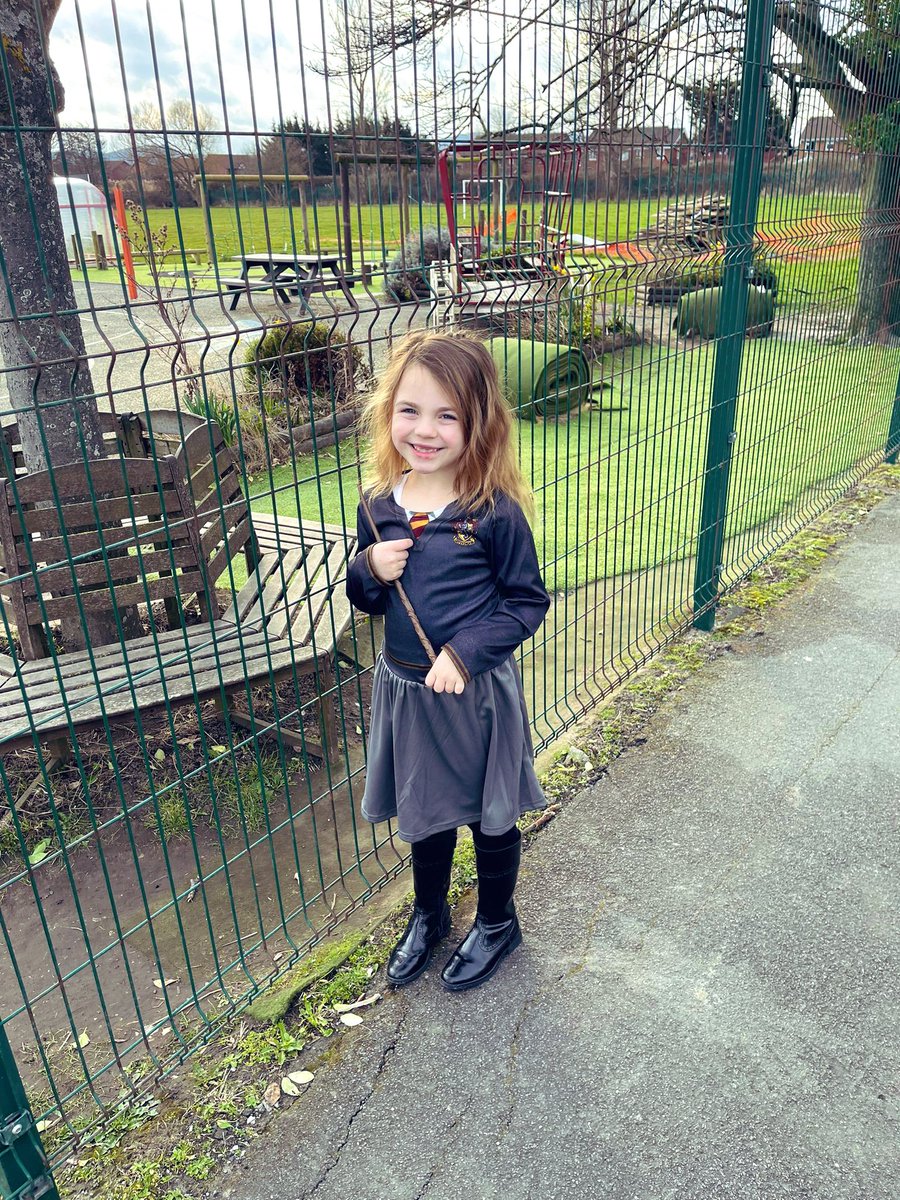 karra_jones's tweet photo. Our little Hermione 🪄❤️ @ysgolbrynhedydd #harrypotterday https://t.co/8e9lZlT7tA