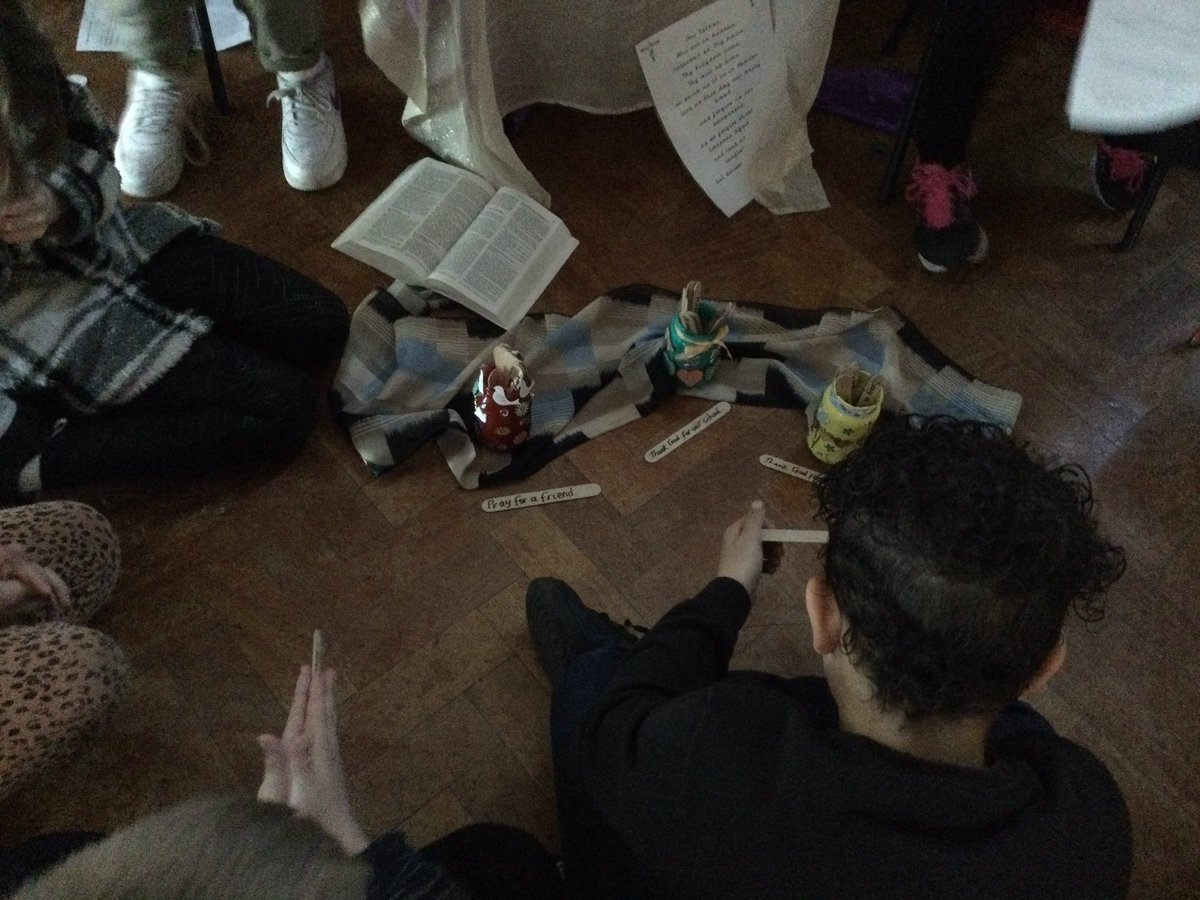 HTAchaplaincy's tweet photo. We have started our Lent retreat day by having time to reflect on prayer stations based on the themes of pray, fast and give. #HTACatholicLife https://t.co/oWcCVGnidq