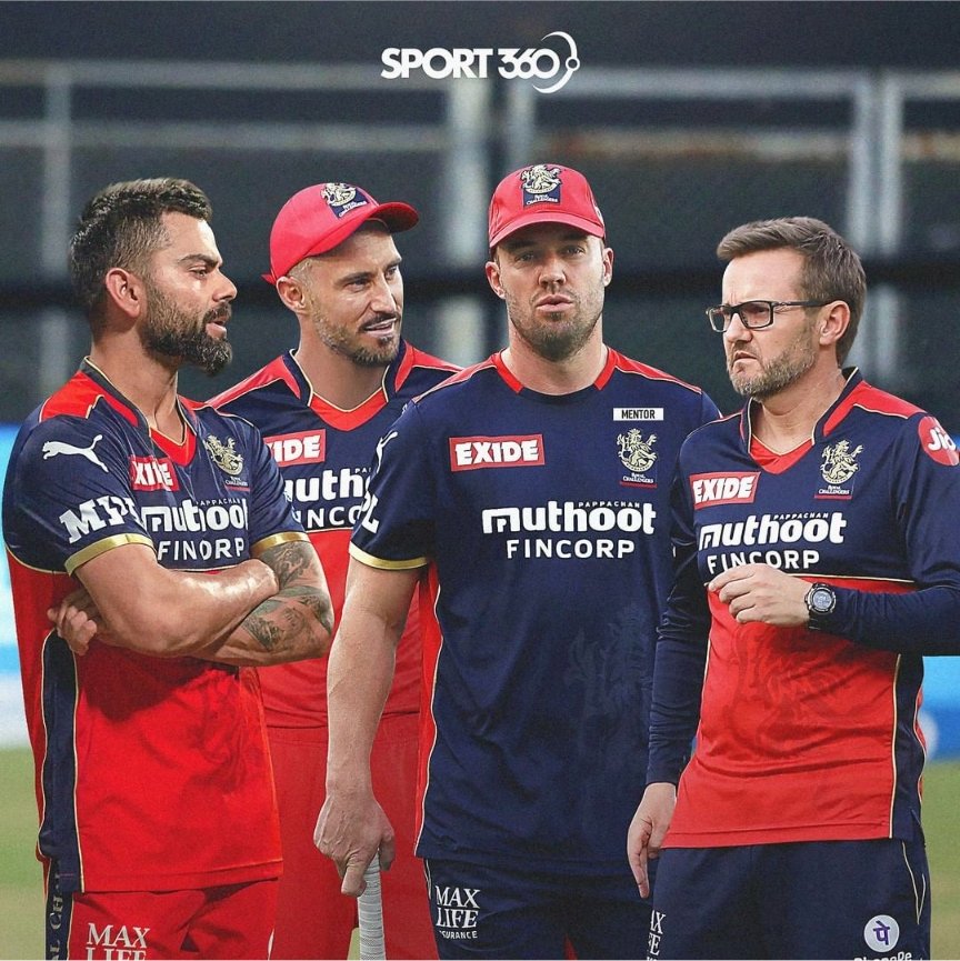 rcbfansofficial's tweet photo. Star-studded in its truest sense. 🤩

Do you think AB will be mentor of RCB for the upcoming #IPL2022? Tell us in the comments below. ⬇️

📸 sport360cricket/Instagram

#AbdeVilliers #PlayBold #RCB #IPL  #ForOur12thMan #RCB12thManArmy #WeAreChallengers https://t.co/yRPihtvePw