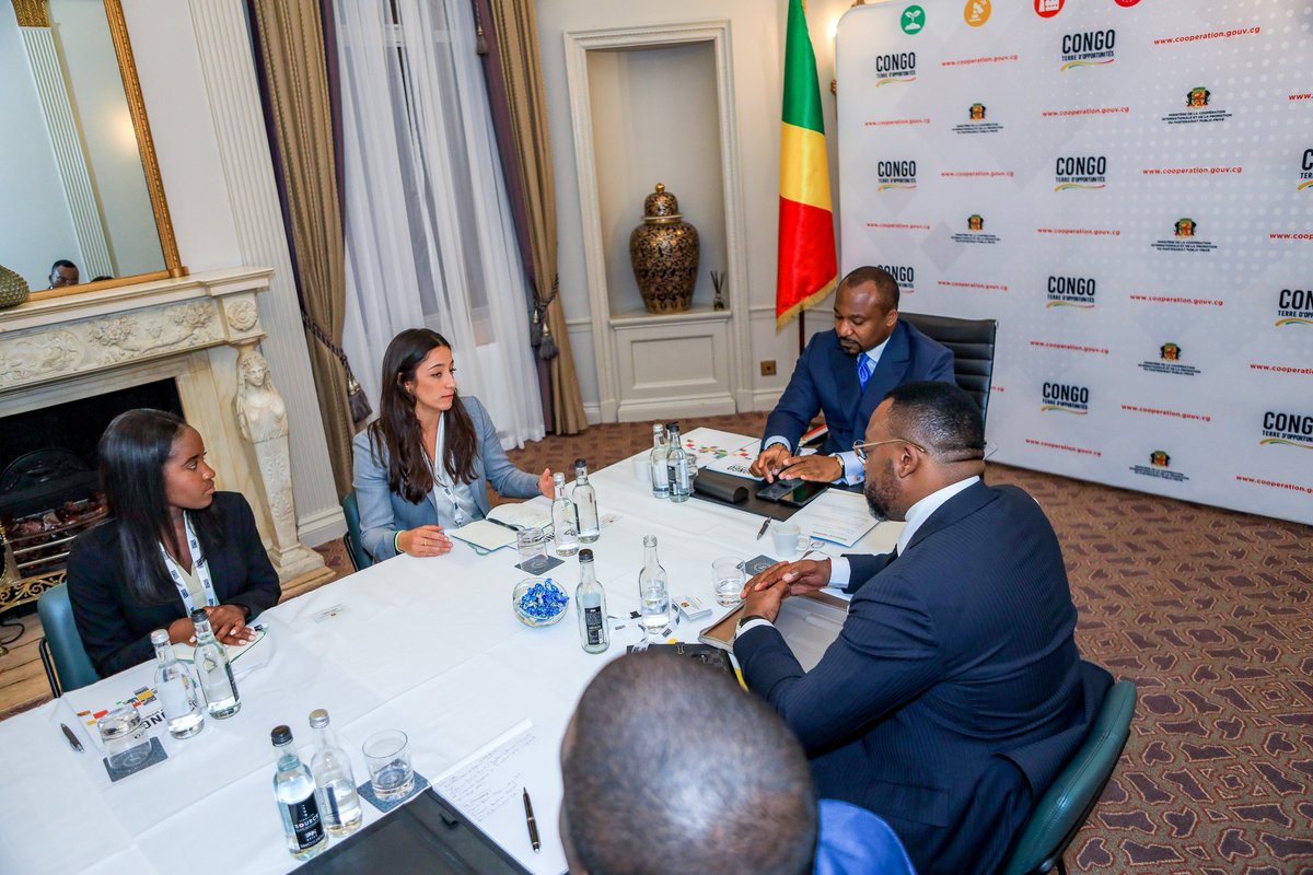 À #Londres où je poursuis mon séjour de travail, j'ai eu une série d'échanges en one-to-one avec des cadres d'entreprises britanniques venus me présenter différents projets qu'ils souhaitent réaliser au #Congo.