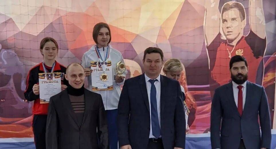 Шахтинцы завоевали золотые медали на чемпионате Ростовской области по гиревому спорту

Оба спортсмена тренируются под руководством мастера спорта России Александра Фоменко.
Больше информации: shakhty-media.ru/shahtintsy-zav…
#шахты
#соревнования
#чемпионатро
#гиревойспорт
#золото