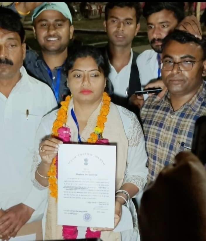 सिराथू में पल्लवी पटेल जी ऐतिहासिक जीत रही, बहुत-बहुत बधाई एवं शुभकामनाएं 💐💐 <a href="/pallavi_apnadal/">Dr. Pallavi Patel</a>