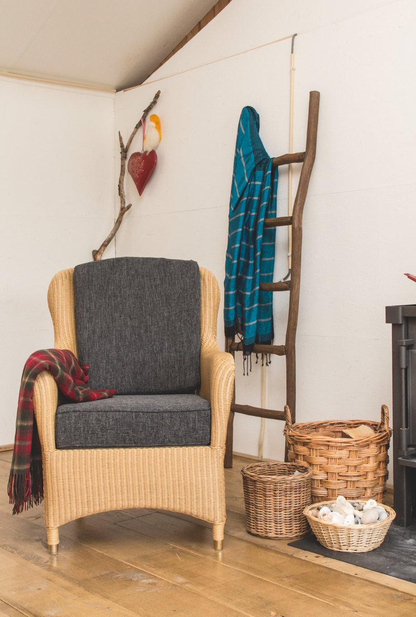 Lloyd loom stoelen blijven toch altijd sfeervol. Kijk hier eens de Lloyd loom fauteuil Exeter. Exclusief bij Lloyd loom winkel. lloydloomwinkel.nl/product/lloyd-… #lloydloom #Lloydloomstoel