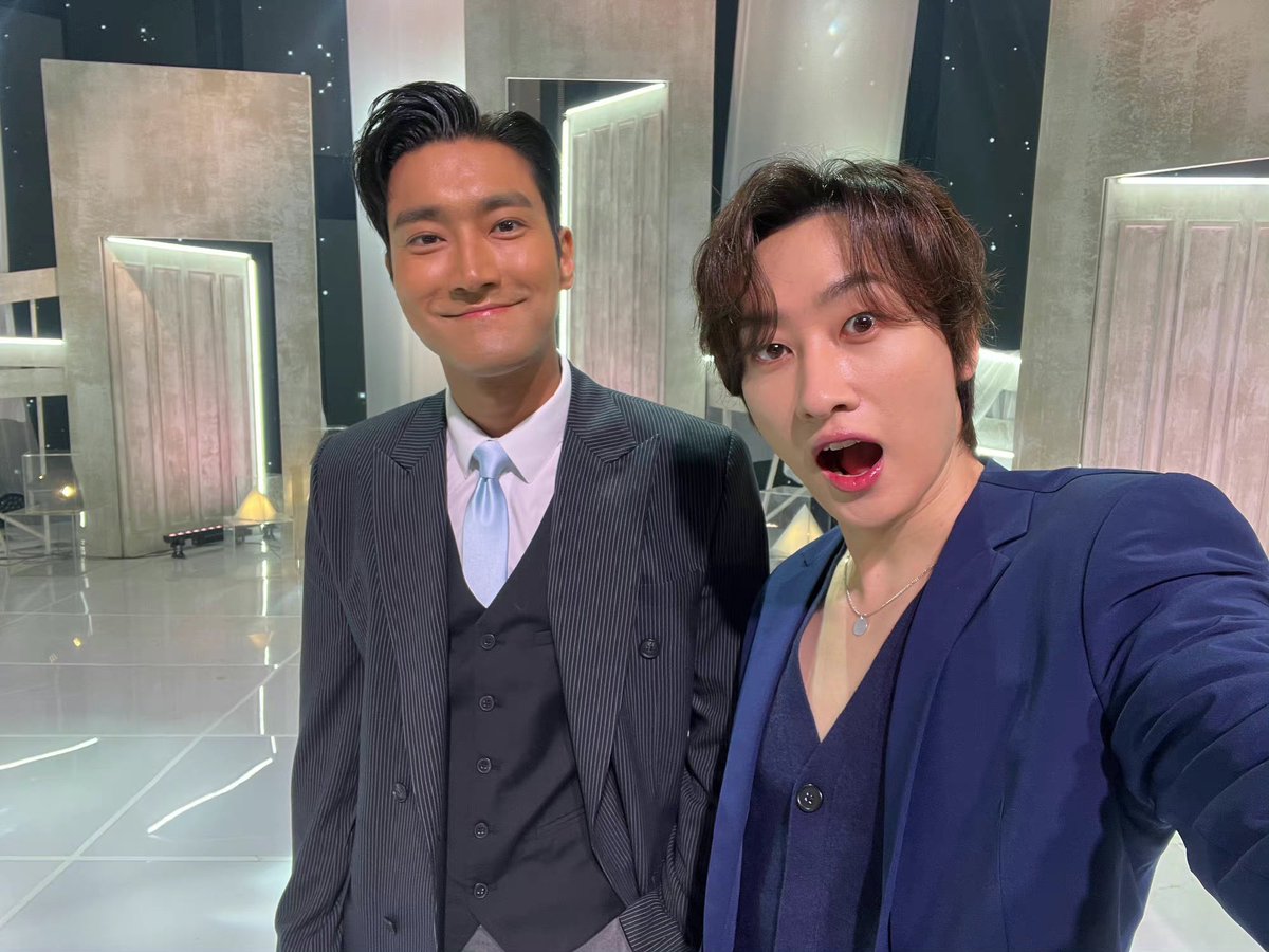 elf_hasu's tweet photo. Callin’ 음악방송 활동이 종료됐어요! 그래도 계속 노래 들어줘😍 #은혁 weibo 220311 https://t.co/VmNbFxsCff