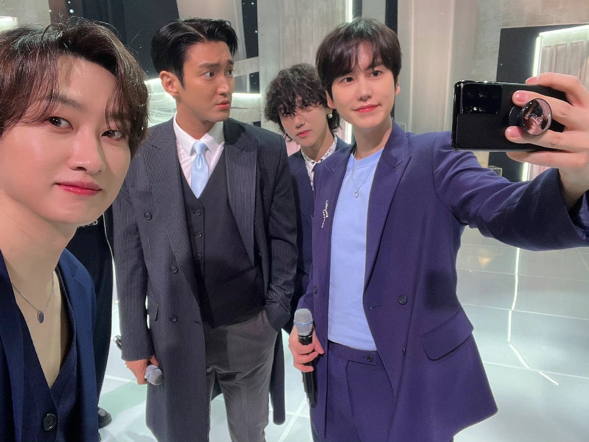 elf_hasu's tweet photo. Callin’ 음악방송 활동이 종료됐어요! 그래도 계속 노래 들어줘😍 #은혁 weibo 220311 https://t.co/VmNbFxsCff