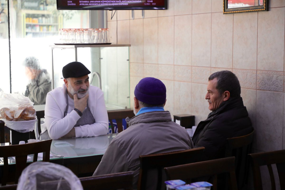 Cuma pazarı, karda yürüyüş ve Kamil ustanın dükkânında bir mola…