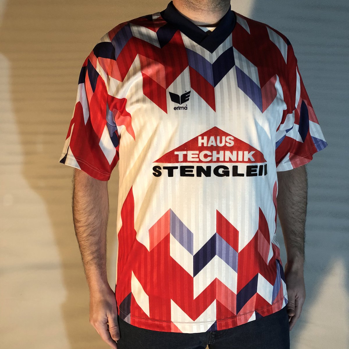 footballkitbox's tweet photo. SV Bavaria Walschenfeld
#kitboxGOLD https://t.co/OBqLo5AmRJ