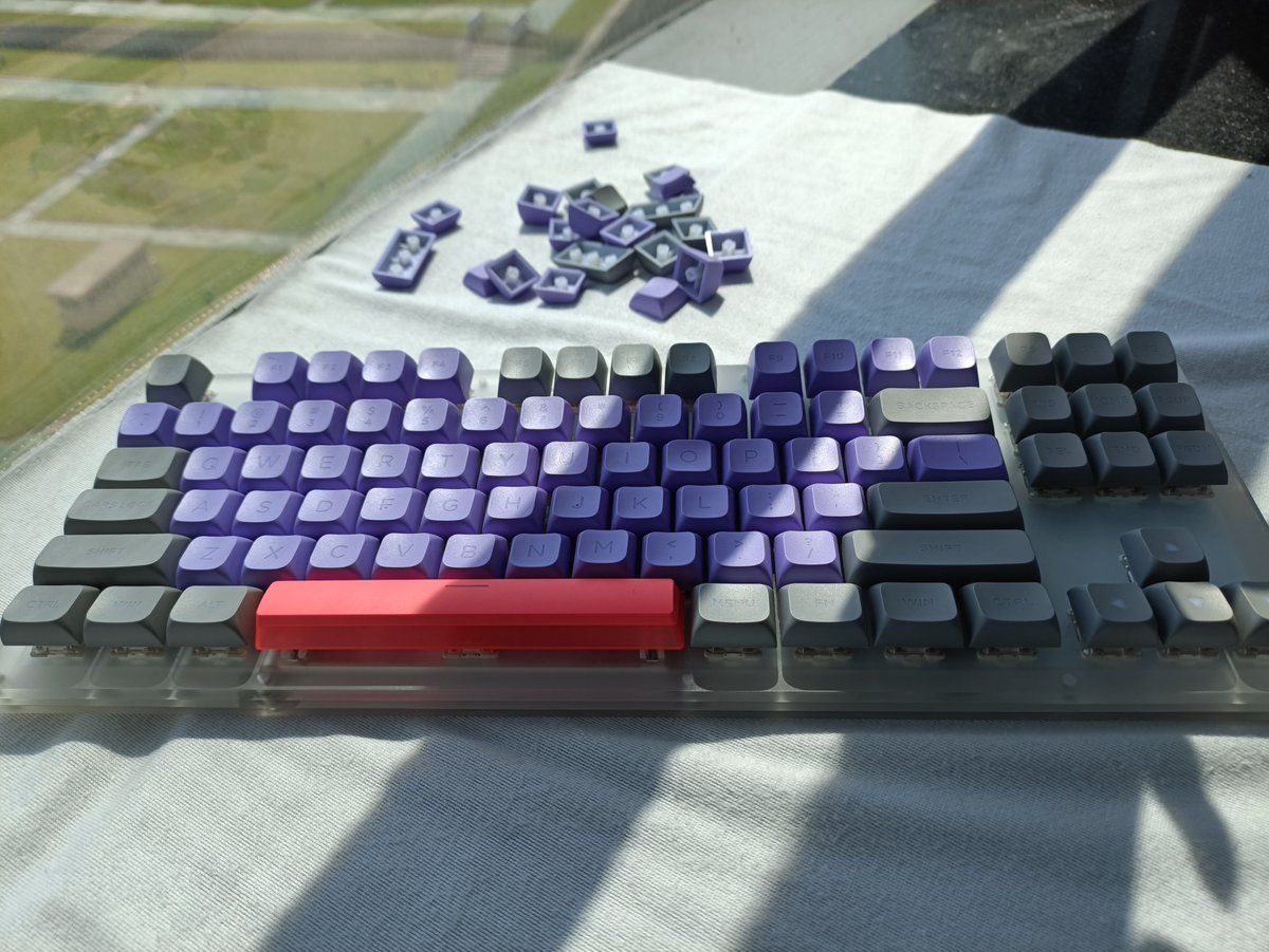 xvx_keyboard's tweet photo. It's almost the weekend, what you guys gonna do on the weekend?
By the way, Would you like to grab one of these simple but stylish XVX profile sets into your setup?
#xvxkeyboard #xvxkeycap #xvxprofile #keyboard #keycap https://t.co/OAMg0KDhGK