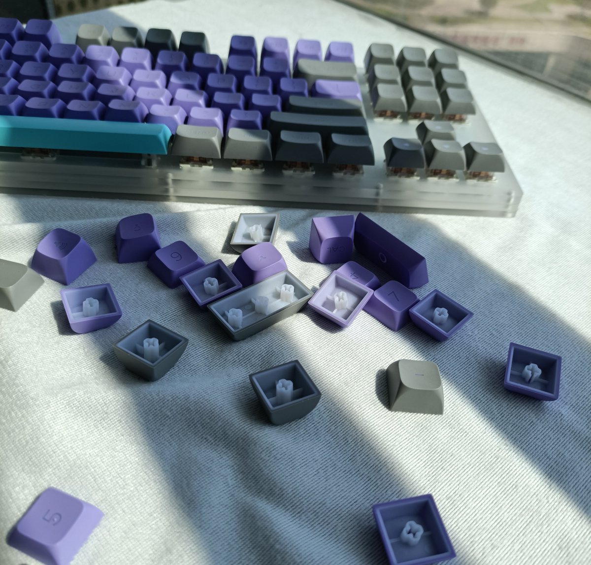 xvx_keyboard's tweet photo. It's almost the weekend, what you guys gonna do on the weekend?
By the way, Would you like to grab one of these simple but stylish XVX profile sets into your setup?
#xvxkeyboard #xvxkeycap #xvxprofile #keyboard #keycap https://t.co/OAMg0KDhGK