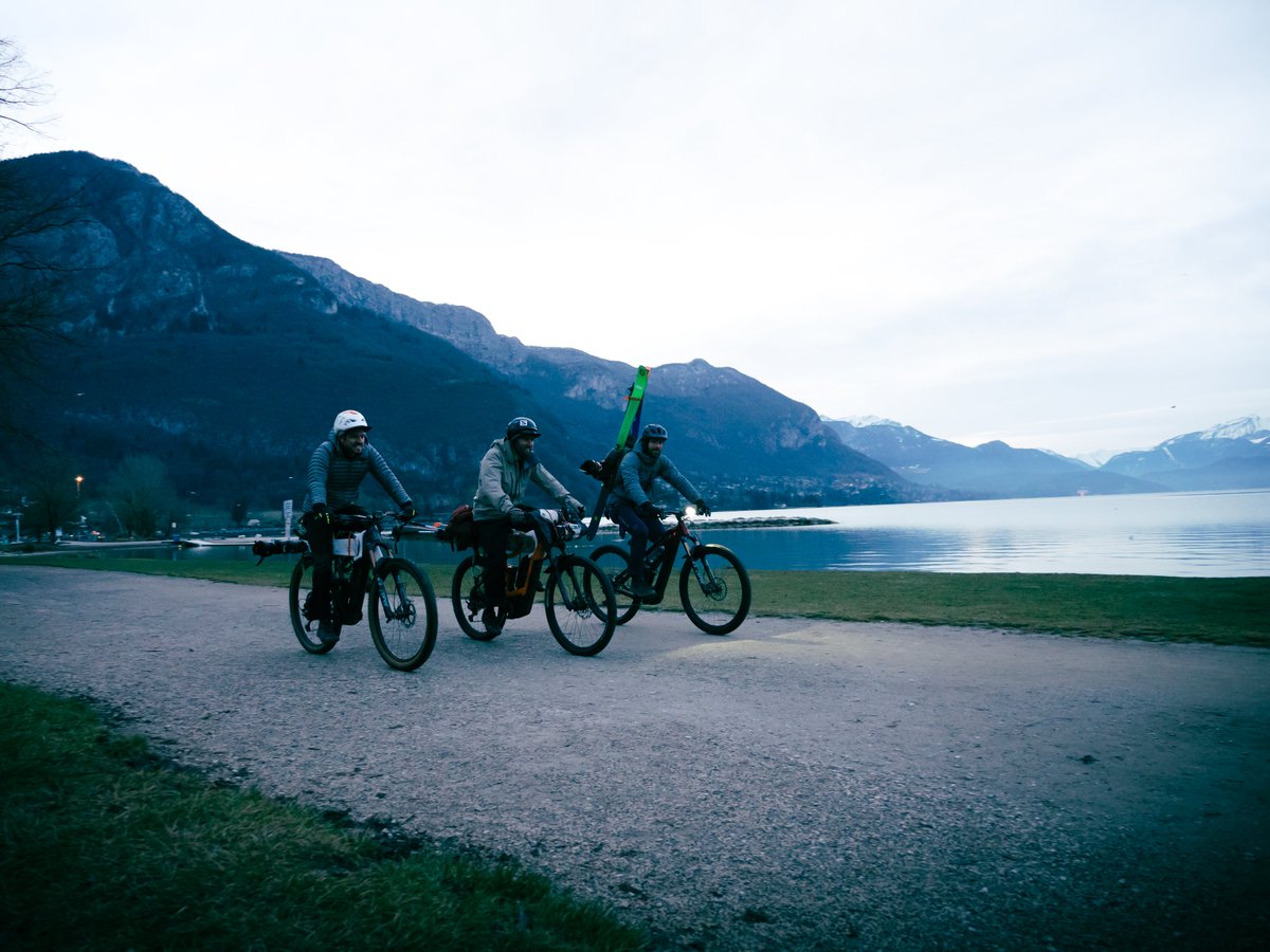 SavoieMontBlanc's tweet image. 🎥 L'Agence #SavoieMontBlanc est fière de soutenir #Everide, plateforme digitale de vente et d'achat de produits outdoor de seconde main, dans la réalisation de son premier film « Aventure Bas Carbone | Ski-Bike en #Savoie ». A découvrir dès maintenant 👉 bit.ly/Film_Everide