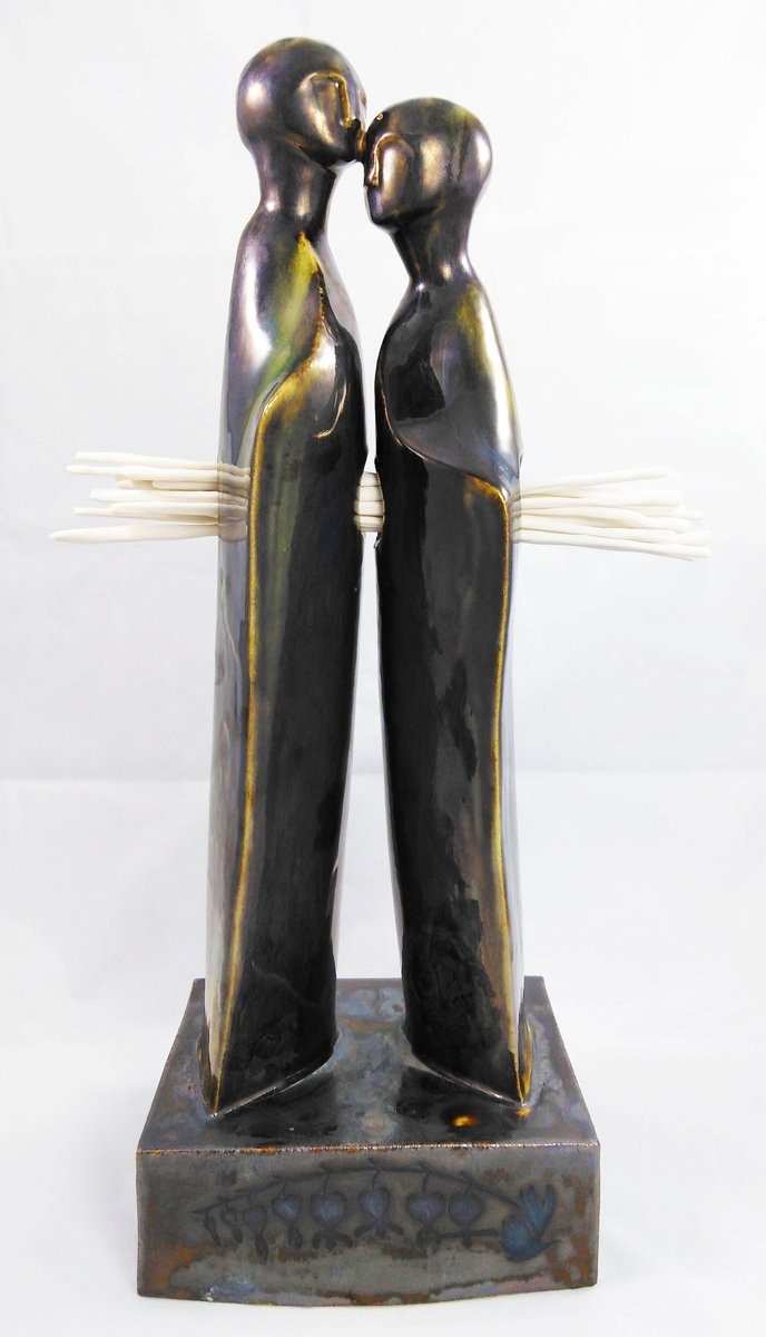 MarcD_Weegem's tweet photo. If you're a fan of Yvonne's Ceramic work, delighted to say that one of her pieces will be featuring as #ObjectOfDesign on @sinead_ryan's Home show on @NewstalkFM tomorrow morning, selected by the talented @RosinMurphy !
Have a listen!
#madelocal https://t.co/8gkO8UHv08