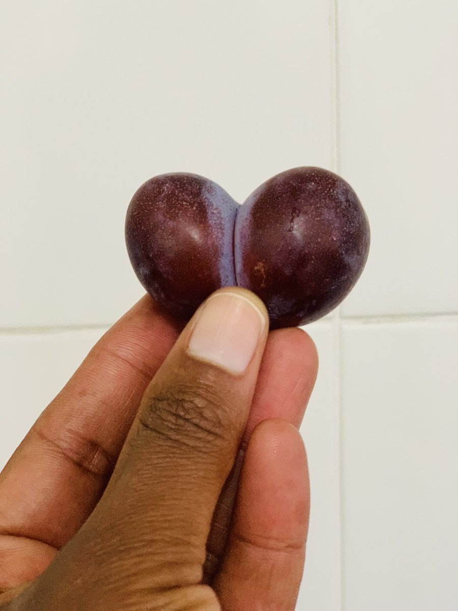unamulale's tweet photo. Haven’t done a #PoopFriday post in a while!
Let this butt or heart shaped prune remind you to eat lots of fiber and move your bowels at least once a day 💩🚽 https://t.co/Y7EESxsLaT