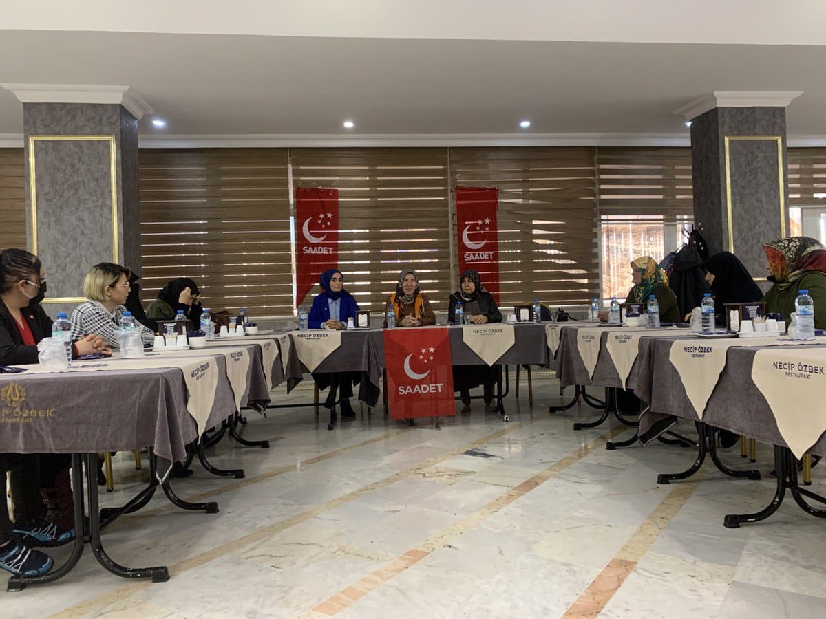 Şanlıurfa'mızda değerli basın mensuplarımızla, Sivil Toplum Kuruluşlarımızla ve Siyasi Parti Temsilcilerimizle bir araya geldik. Ülkemizin her bir köşesinde sorunlar büyük, çözmek için hazırız.
#Şanlıurfa #İnsancaYaşam için hazırız