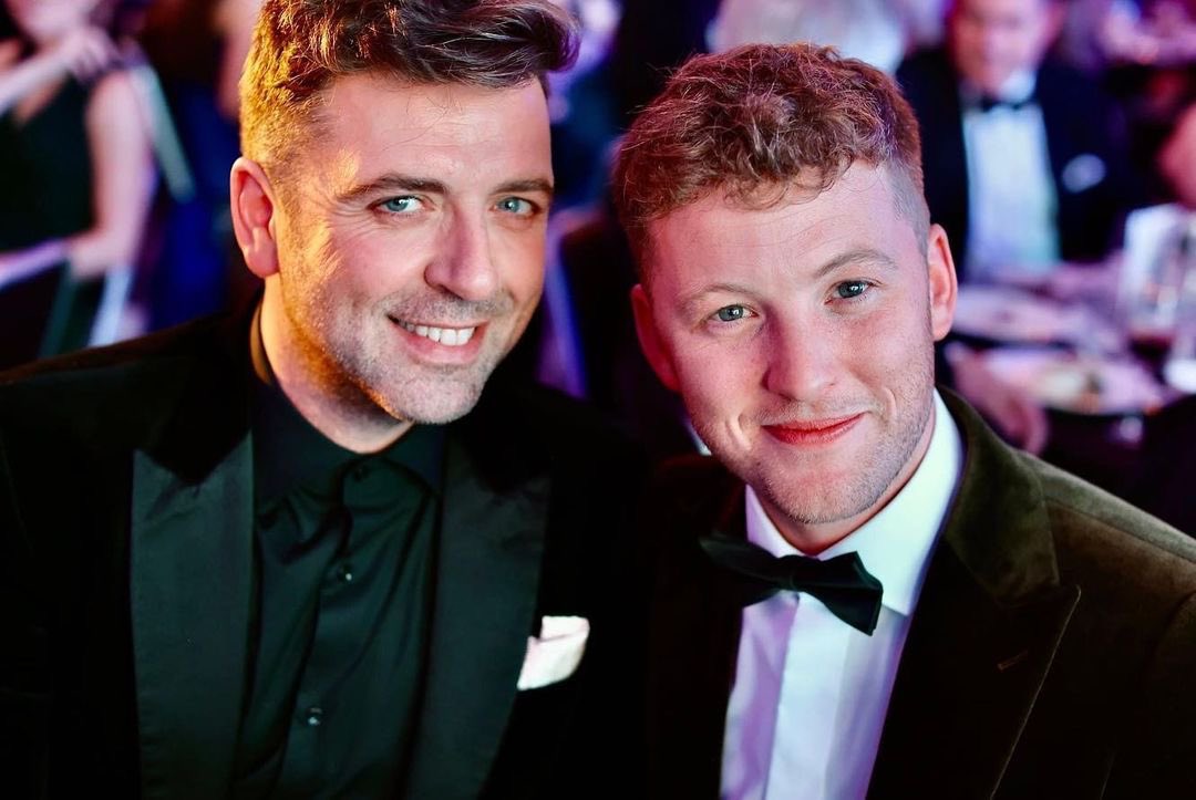 MFeehilyMusic's tweet photo. 📷N’aww such a beautiful photo of @MarkusFeehily and his fiance Cailean at last night’s @BritDiversity awards… 😍✨ So lovely to see a photo of these two cute daddies! 🥲♥️ #BDA22

©️ @Jonathan_Phang - https://t.co/OMRZURBHYZ https://t.co/CLDLP9nbfS