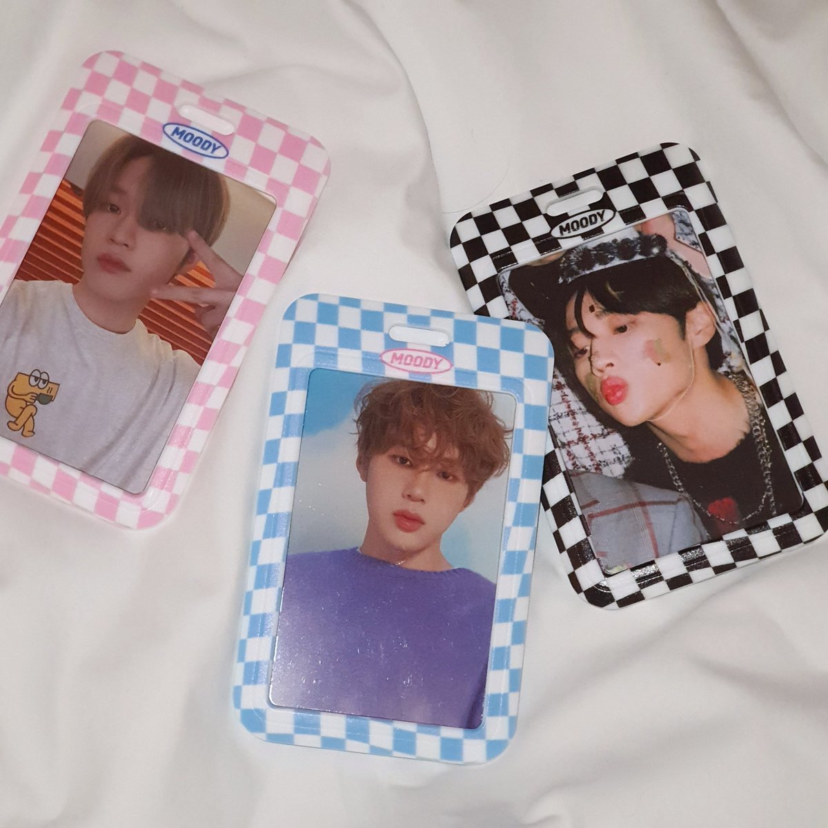 #RT 이벤트 
추첨 두분께 각각 콜북과 포카 홀더를 드립니다♡

°₊·ˈ 𝐌𝐨𝐨𝐝𝐲 𝟏𝟏𝐭𝐡 𝐌𝐚𝐫𝐤𝐞𝐭 °₊·ˈ

1단, 2단 콜렉트북, 투명포카, 체커보드 포카홀더
콜북 내지는 슬리브끼고 보관이 가능할만큼 넉넉합니다

‣ 11일 7PM ~ 15일 11:59PM
‣  form.twenty.style/v1/Mo_ody_s2/5…
‣  17일부터 배송