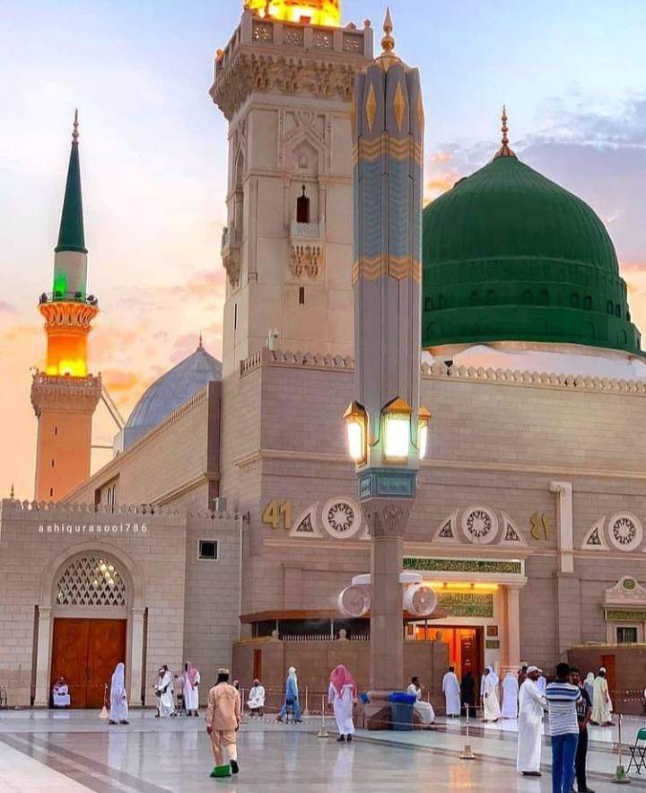 🕊️إِنَّ اللَّهَ وَمَلَائِكَتَهُ يُصَلُّونَ عَلَى النَّبِيِّ ۚ يَا أَيُّهَا الَّذِينَ آمَنُوا صَلُّوا عَلَيْهِ وَسَلِّمُوا تَسْلِيمًا 🕊️