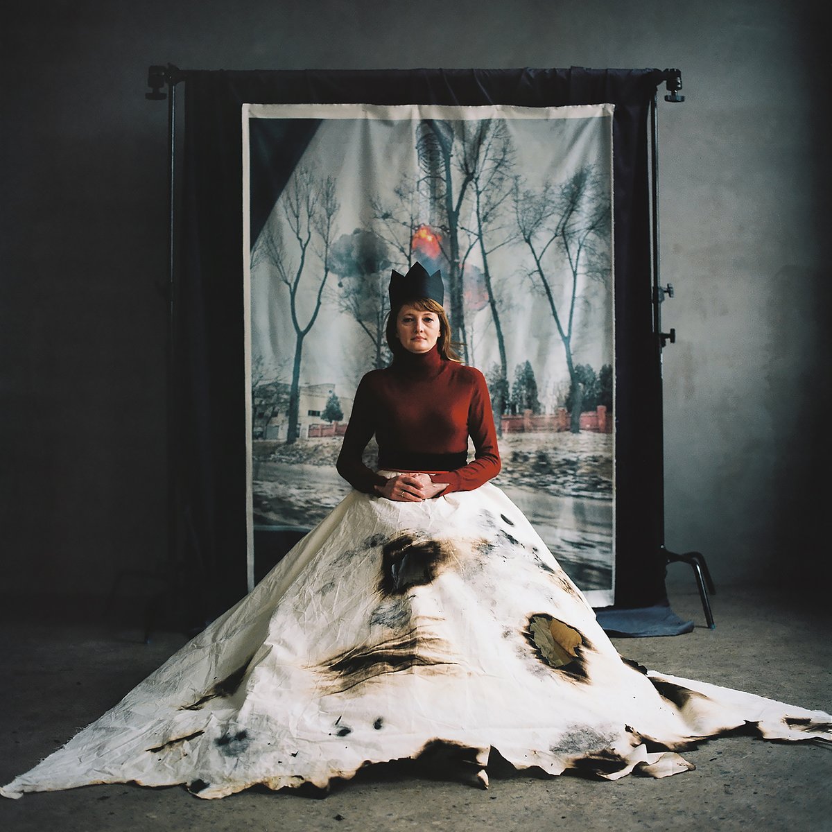 bet_orten's tweet photo. QUEEN OLGA
& image from the bravest girl @kate_vakulinska
Last 2 hours for the auction!!!
https://t.co/aq7tMb6VD4
#StandWithUkraine #nftphotography #queensofukraine https://t.co/qm2D2gvSSu