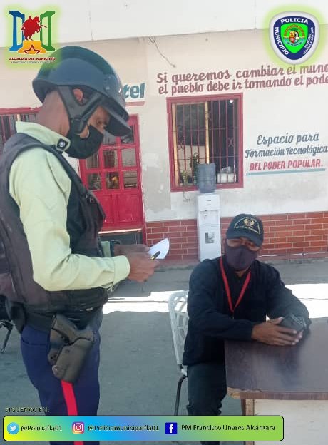 policiafla01's tweet photo. #11Mar Con Instrucciones del Director General de @policiafla01 Los funcionarios realizan recorrido por Sede de la @Alcadia_FLA para fortalecer la seguridad de los linarenses. @Soykarinacarpio @JohendersonMrt @ModernoyProdFla @DulceyParadaM @SPSCAragua https://t.co/Y1hZIXbX8z
