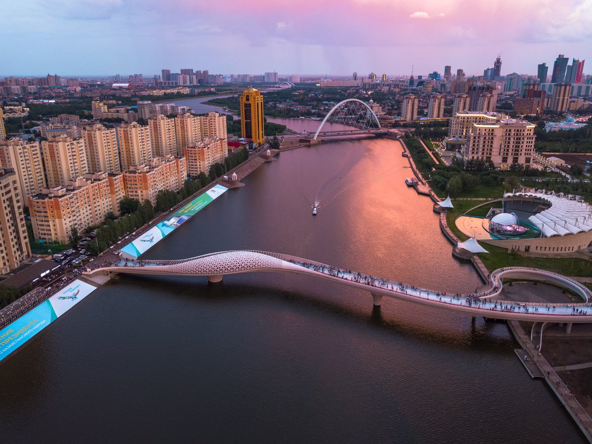 Aic360C's tweet photo. Más información sobre esta curiosa obra arquitectónica/civil en este enlace: https://t.co/oMepGS860g https://t.co/fWb6kcxy3G