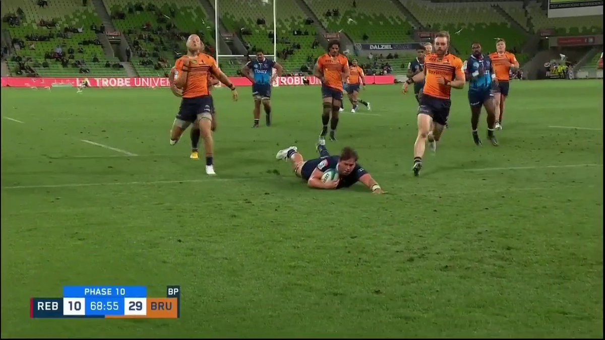 ScrumESPN's tweet photo. ¡Nuevo try de #Rebels! Apoyó Richard #Hardwick y convirtió Matt #Toomua. ¡Se pone lindo!

⏰ En 70', 🔵 17 - 29 🐴

⭐ Miralo en #StarPlusLA: https://t.co/B04uPZ4aOZ

#MiraloEnStarPlus https://t.co/b0jUlV2yEG