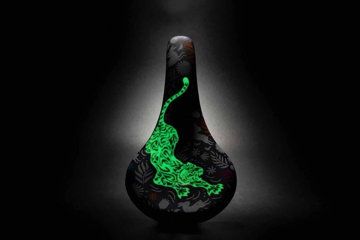 bikeshowdaily's tweet image. Taipei Show: Velo adds another animal to their Chinese Zodiac saddle series: the Tiger – the King of the Mountain.
showdaily.net/2022/03/velo-r…