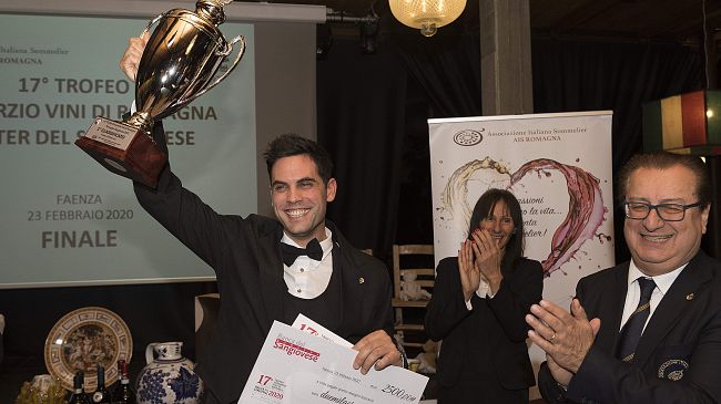 Master del #Sangiovese di #Romagna, ci sono grandi novità per l'edizione 2022.
emiliaromagnavini.it/it/blog/848-ma…
#vino #wine #vinitaly #Ais