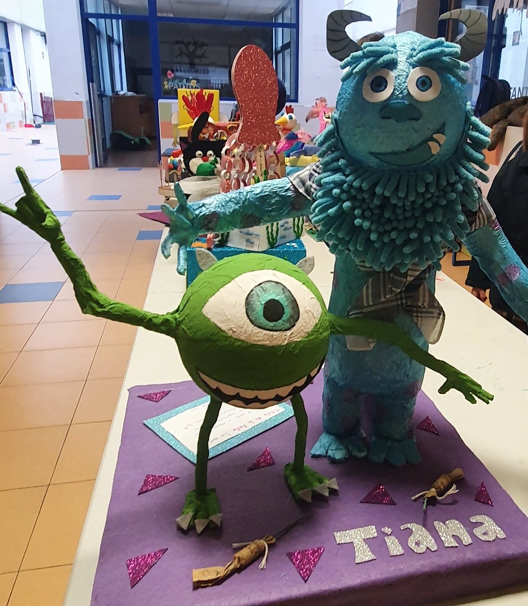 EmilyTaly's tweet image. Artistas falleros @Iscarsierra94, Tiana y yo.. ya les aviso si ganamos 🤣 #Fallas2022 #Valencia