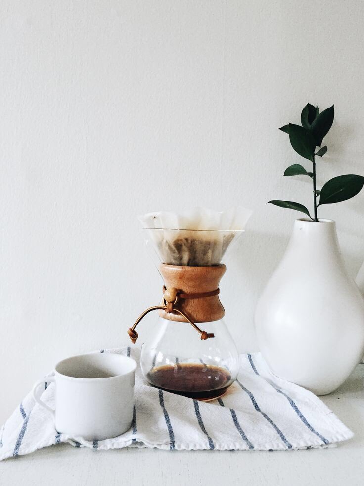 Fitsretail's tweet photo. Simple function and visual elegance combine for the optimum extraction of full rich-bodied coffee. The Chemex Classic series coffeemaker is both elegant and versatile.
#coffee #CoffeeTime #CoffeeLover #chemex #chemexcoffeemaker #espresso https://t.co/e124f0SwfG