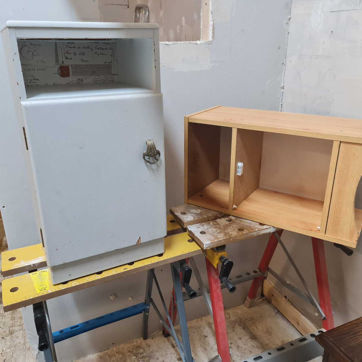 Southmanctrail's tweet photo. Thanks to @recycle4gm we held our very first fully funded little library upcycling workshop with @mylesinteriors. Jenny &amp; Audrey joined us and did a great job with the 1st transformation,whilst learning the skills to do their own upcycling projects. #R4GM #Manchesterlibrarytrail https://t.co/u3J9XzpvdT