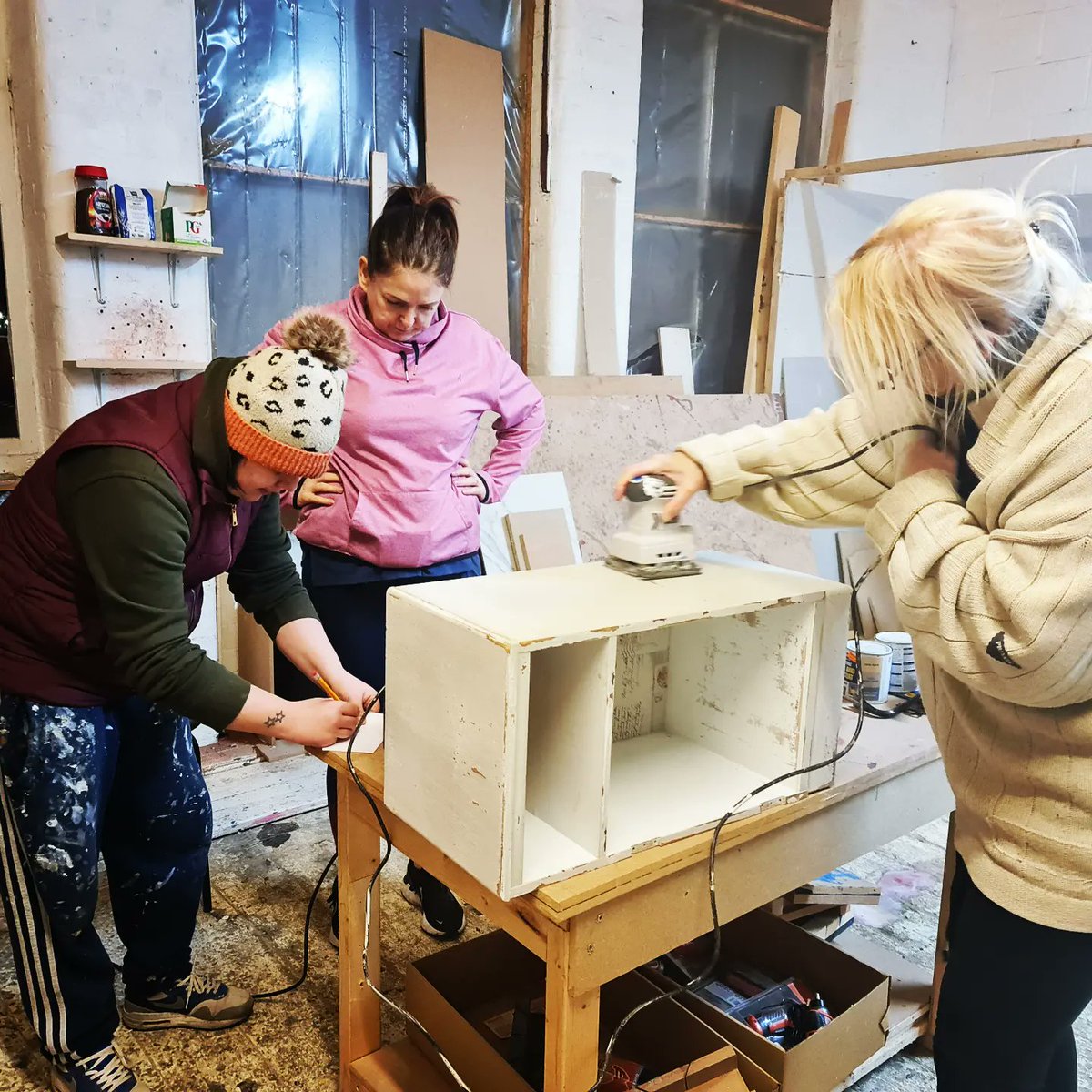 Southmanctrail's tweet photo. Thanks to @recycle4gm we held our very first fully funded little library upcycling workshop with @mylesinteriors. Jenny &amp; Audrey joined us and did a great job with the 1st transformation,whilst learning the skills to do their own upcycling projects. #R4GM #Manchesterlibrarytrail https://t.co/u3J9XzpvdT