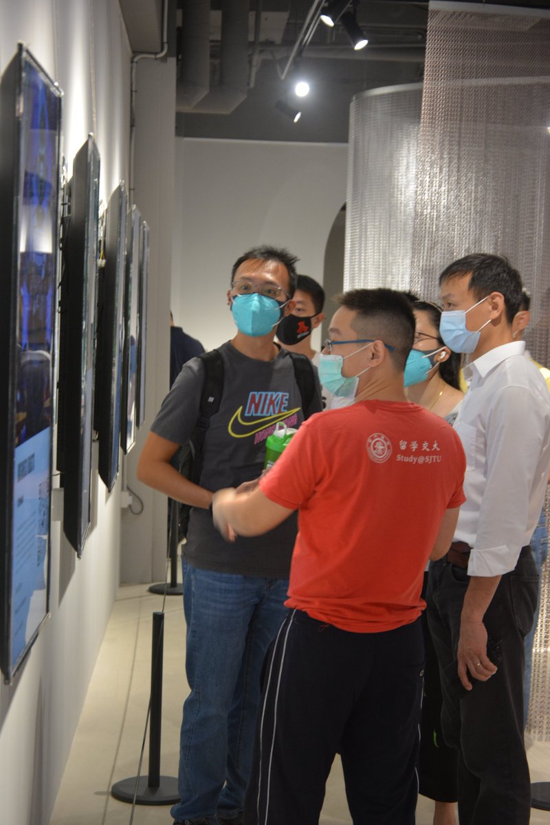 web3sg's tweet photo. Thank you CryptoHive Academy for coming over. It is certainly interesting seeing non-nft natives learn and get into NFTs. 

That is why we curate the projects we show.

WEB3SG will continue to build long term partnerships with quality teams and projects. 
https://t.co/Pdr2mbm2II https://t.co/fhShTDIzRK