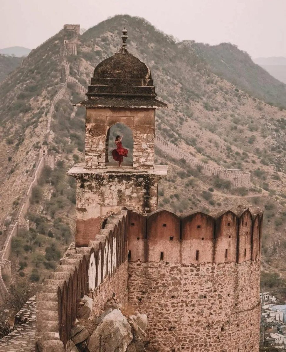 bottmag's tweet photo. Rajasthan- a vibrant state of Incredible India is a land of colorful mélange of massive forts, diverse culture, stunning 
.
.
.
V.C- @@rajasthan_ki_yashogatha
.
.
.

#jaipur #jaipurdiaries #Jaipurcity #jaipurblogger #jaipurcityblog #jaipurlove #IncredibleIndia  #BOTT https://t.co/U0IO0EHAe9