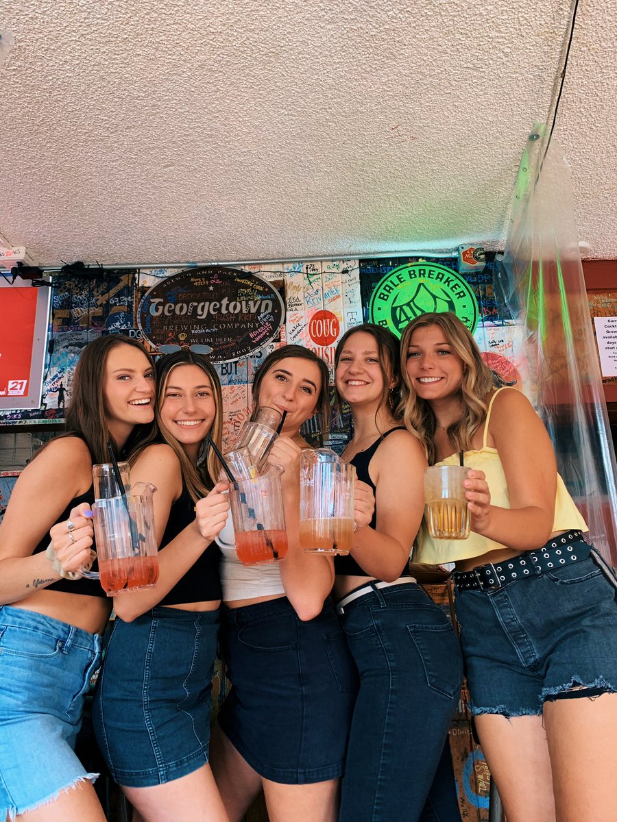aschlueter99's tweet photo. #BestBarCoug @TheCoug_ https://t.co/04IinHJhzb