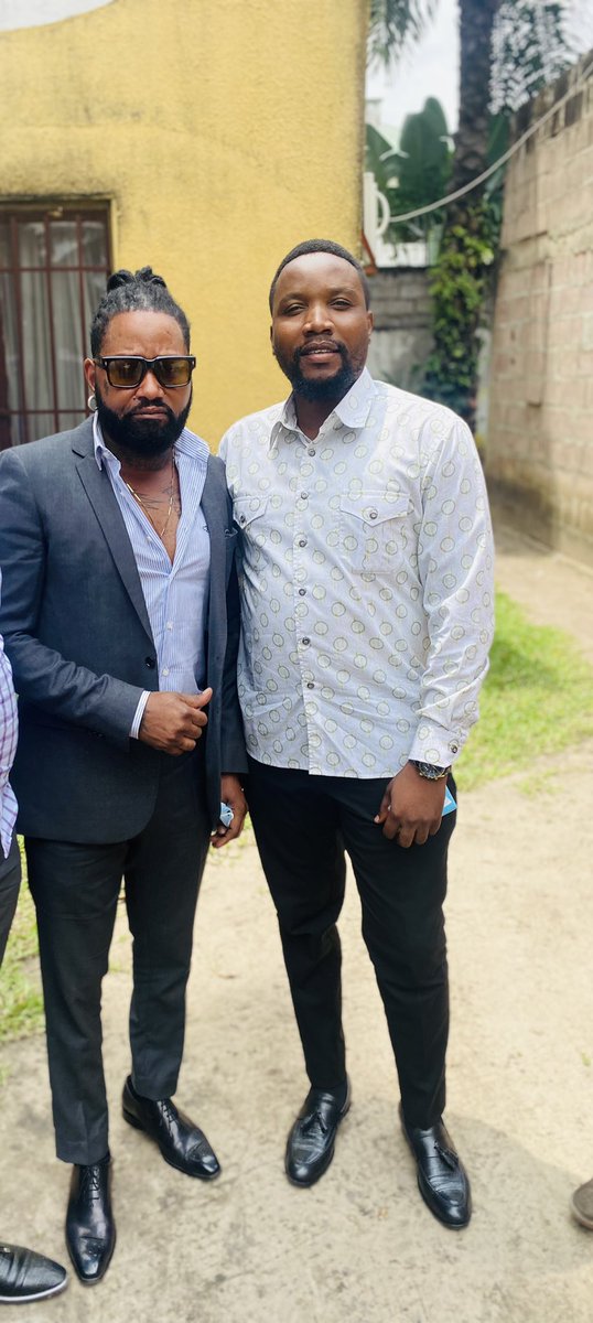 kevin_mugalihya's tweet photo. J’aime les gens qui parlent derrière mon dos, parce que c’est exactement leur place, derrière moi ✌🏻dixit @AbedAchour https://t.co/FqQw7Ym8lf