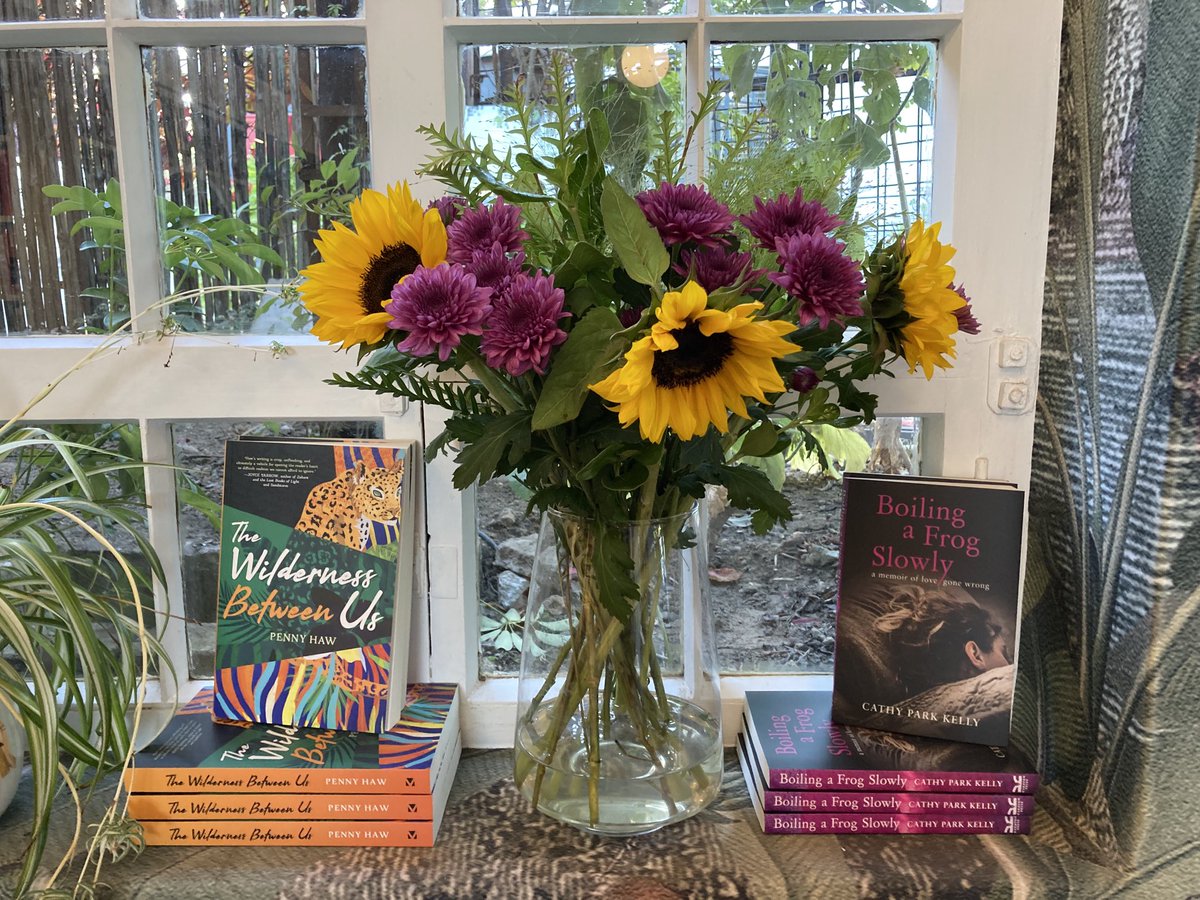 debbieflorence's tweet photo. At #LibertyBooksZa in Elgin 🌱 with @KarinaMSzczurek💙 @KaravanPress 📚
Such an insightful discussion last night. Thank you! @CathyParkKelly1 ✍🏼️ #BoilingAFrogSlowly and @PennyHaw ✍🏼️#TheWildernessBetweenUs https://t.co/i3j4pOkzyb