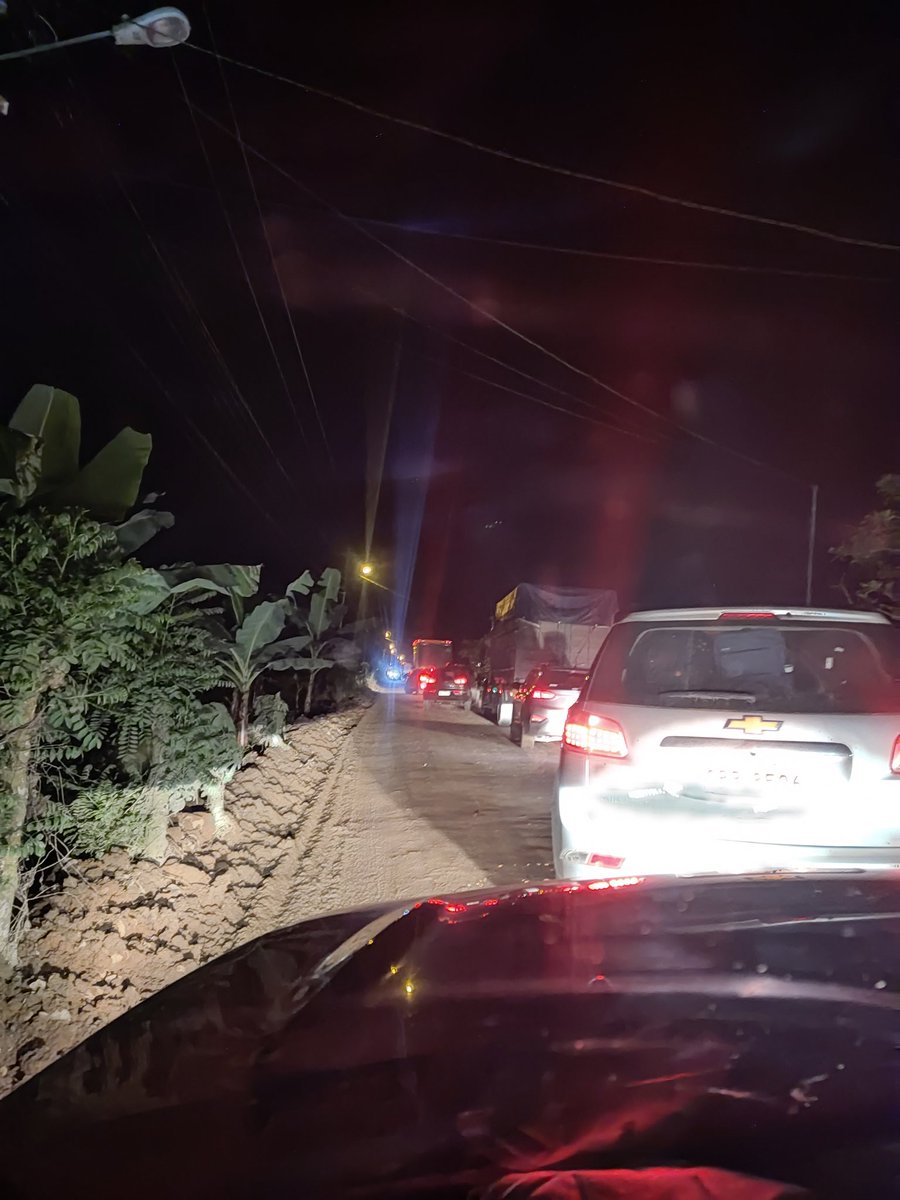 bricestec's tweet photo. Viajar de Machala a Guayaquil que calvario más 6 horas con un tráfico y lo peor es entrar en media Bananera @ObrasPublicasEc  Hasta cuándo? A el Oro no le dan una vía decente!! https://t.co/CLMazssH4g