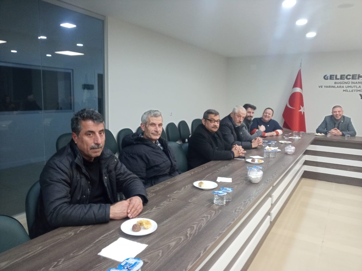 Bu haftaki olağan toplantımızı İl başkanımız Sn. Mustafa YEŞİLYURT ve Atakum ilçe başkanımız Sn. Lütfi TUNCEL le il binamızda gerçekleştirdik.

Herşey daha güzel bir GELECEK için..
<a href="/GelecekPartiTR/">Gelecek Partisi</a> <a href="/Ahmet_Davutoglu/">Ahmet Davutoğlu</a> <a href="/mustafayesil55/">mustafa yeşil</a> <a href="/LTuncel/">Lütfi Tuncel</a>