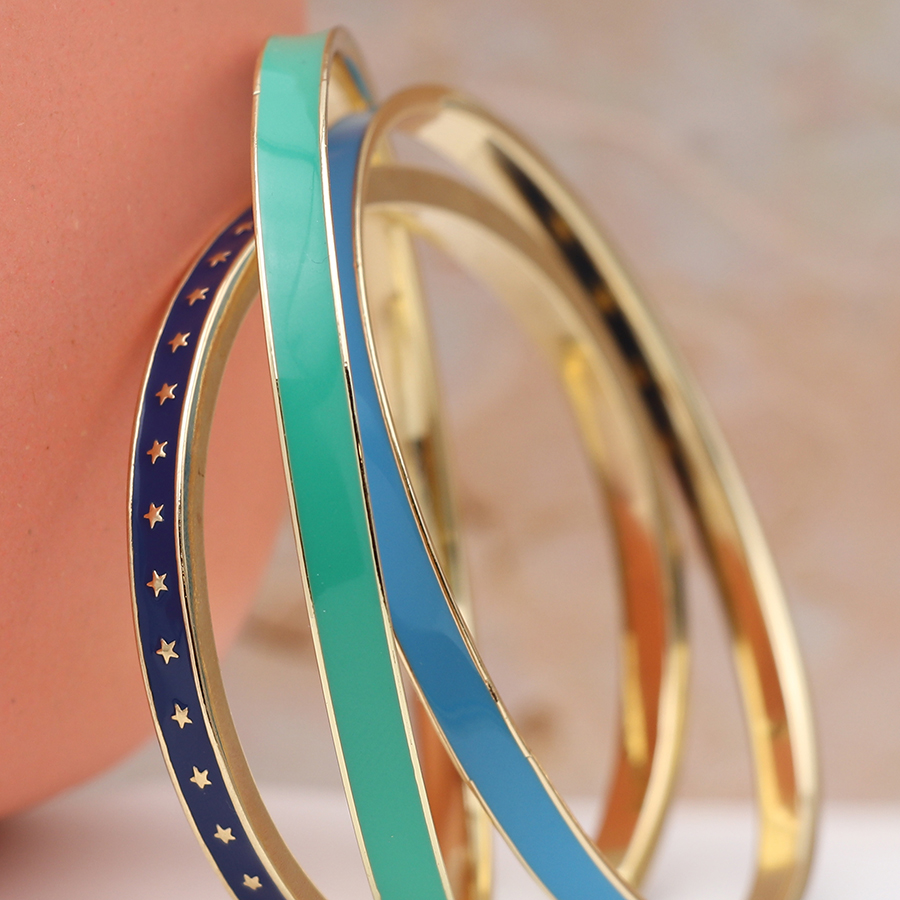 PoM925's tweet photo. A splash of colour and luxe finish for spring...
#accessories #wholesale #goldjewellery #enamel #colourful #new https://t.co/EwuqFP9KbX