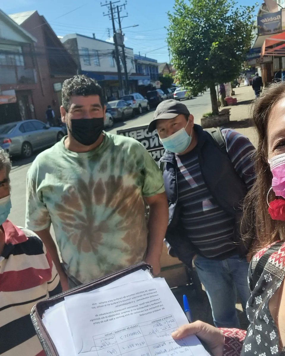 paolaretamal77's tweet photo. Campaña para +recorridos Nar Bus comuna de Carahue por nuestros estudiantes y trabajadores/as. Concejala Paola Retamal Arévalo @BusesNarbus @tvnredaraucania #carahue #narbus @radio_imperio https://t.co/64Ra3WwGXS