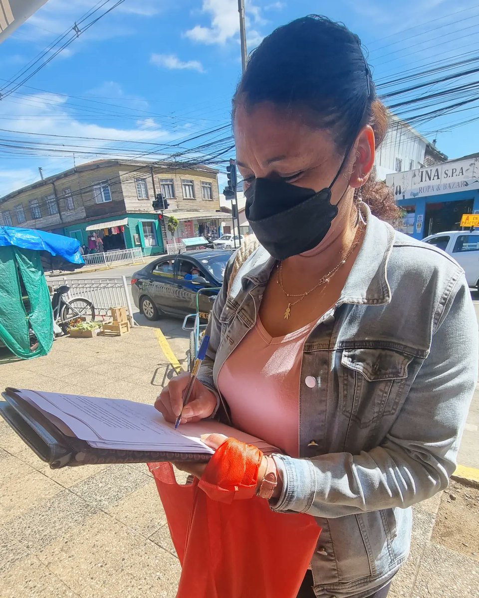 paolaretamal77's tweet photo. Campaña para +recorridos Nar Bus comuna de Carahue por nuestros estudiantes y trabajadores/as. Concejala Paola Retamal Arévalo @BusesNarbus @tvnredaraucania #carahue #narbus @radio_imperio https://t.co/64Ra3WwGXS