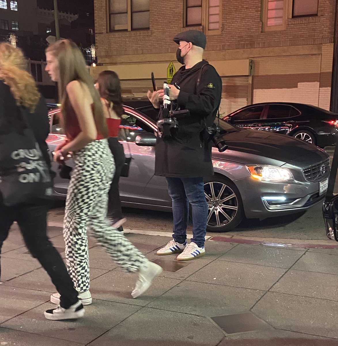 secretwxlls's tweet photo. charlie putting in the work https://t.co/LKrHYmhOxj