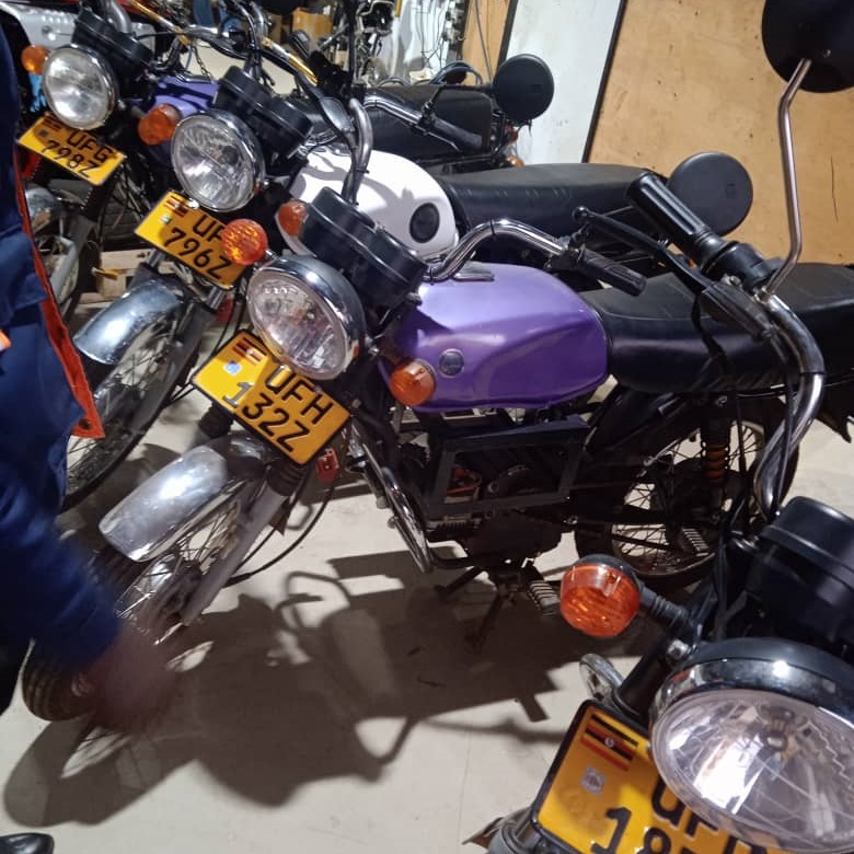 bodawerk's tweet photo. Based on the most popular Bajaj Boxer, our electric motorcycle (E-BODA)  is available in two models (COMMUTE &amp; WORK) and is powered by our Smart Battery.

How long does the electric conversion process take? 14 working days!

#BodaWerk #TransportFriday #EMobility #EBoda #BUBU#UG https://t.co/Q6HzmIJOK9