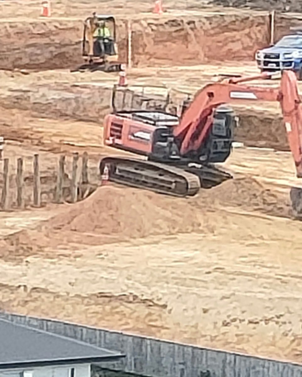 ReinventionMen's tweet photo. The building development continues at the site across from home. Seems hard to remember that cattle grazed here until recently. https://t.co/wmr8o6tyoI