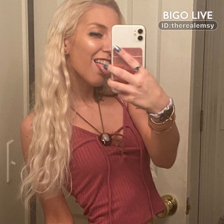therealemsy's tweet photo. Come and check the Ivy🥀💕's profile in #BIGOLIVE!
https://t.co/zRg5XaoyoE https://t.co/c8405nPllt
