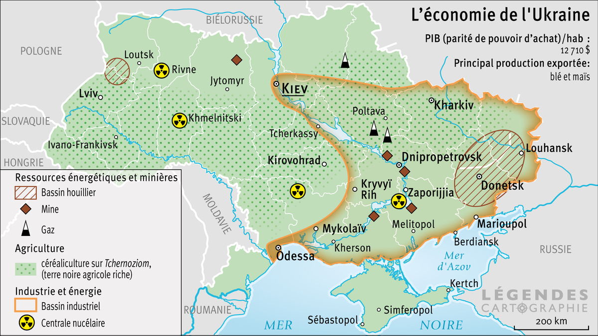 LegendesCarto's tweet photo. Fin de notre semaine sur la géographie de l'Ukraine en cartes, avec la carte de l'économie du pays. L'Ouest de l'Ukraine est occupée par les terres riches (tchernoziom)  qui produisent en abondance des céréales. L'est du pays concentrent des ressources minières et énergétiques https://t.co/qA3TkEW7ZE