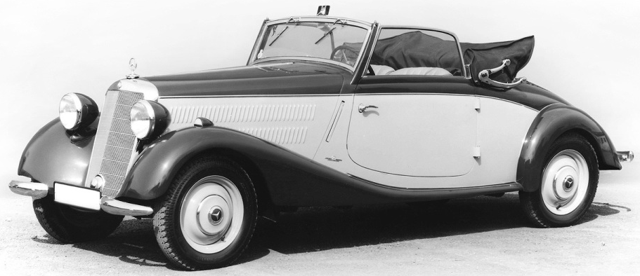 UltimativCars's tweet photo. @Moorideastheme1 @Cadillac @AmeliaConcours @rmsothebys @dougs_cars @aut0mob @javierd1969 @yaropol80 @MrJamesMay You're right.
Though w/ the similarities to the #MercedesBenz #W136 w/ the side-mounted spare tires & the additional luggage ledge, which wasn't defined as safe (except on 4-door-sedans), V8s in the US were as regular as 6-cyl. in Germany, though V8s have always been muscular. https://t.co/f72vxhsqg4