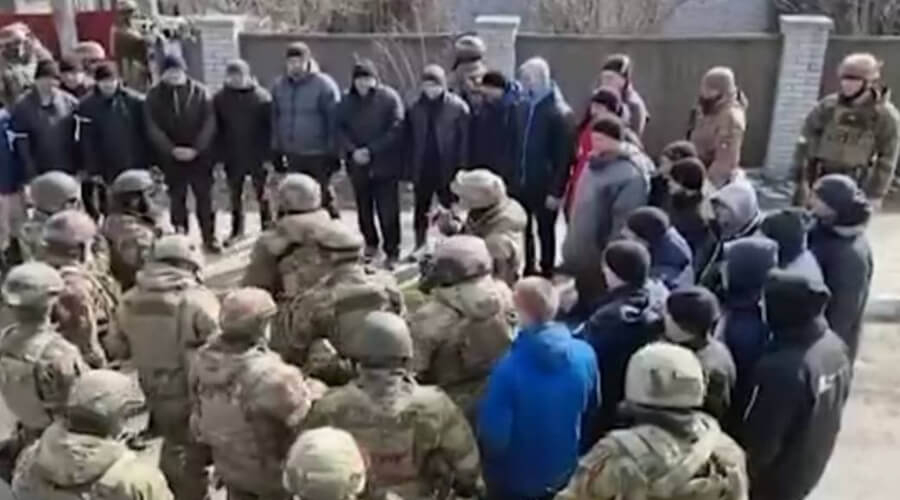 Отряд кадыровцев под Киевом с помощью огня пытается сдерживать бегущих от смерти военных РФ

 На Украине прямо под столицей стоят отряды кадыровцев — они с помощью огня пытаются сдерживать российских военных, не желающих боль…
UA.NEWS/?utm_source=tw… rusplt.ru/policy/otryad-…